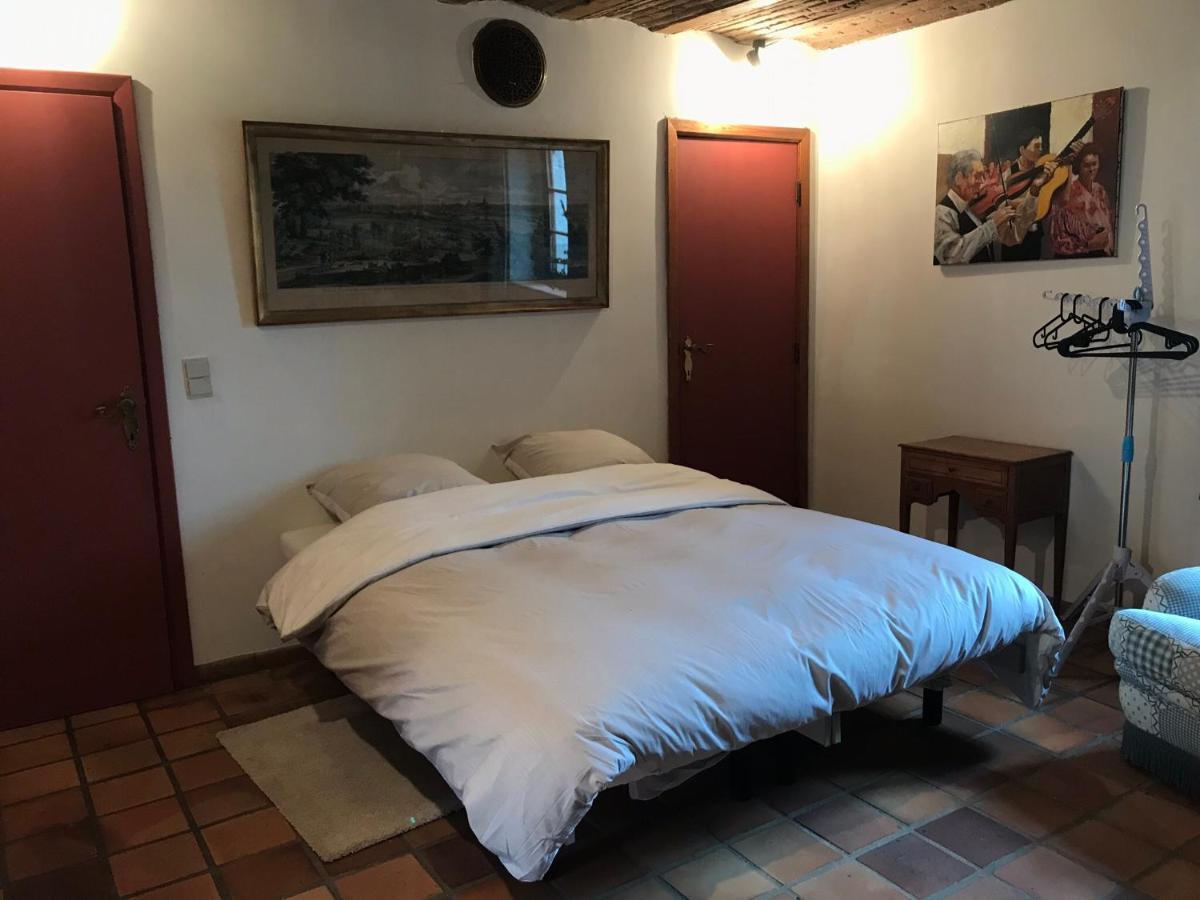 Le Charme De L'Estroit Villa Mettet Luaran gambar